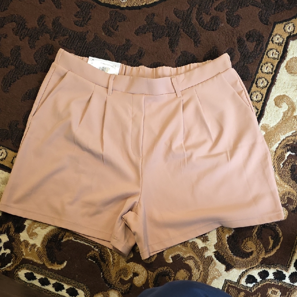 32 Degrees Cool Shorts   (NWT)